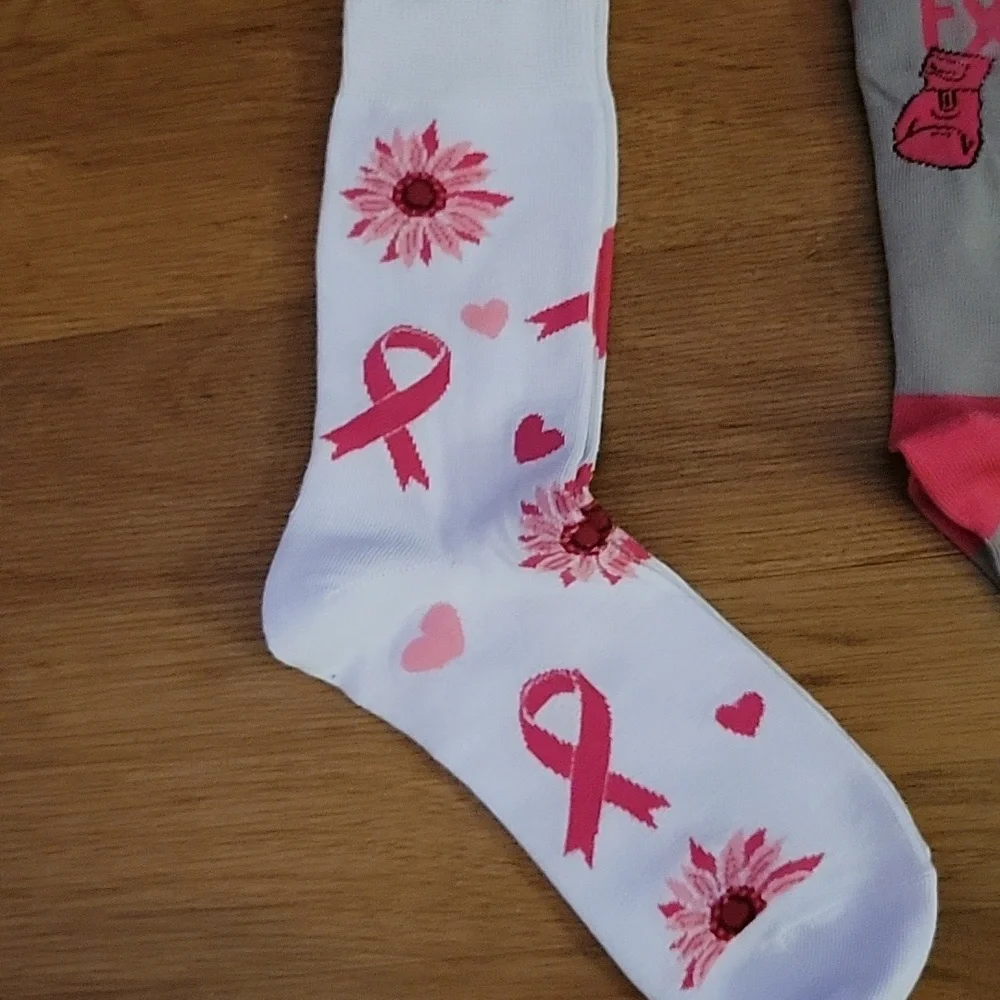 Toulite 4 pair Breast Cancer Awareness crew socks pink gray black white NEW…